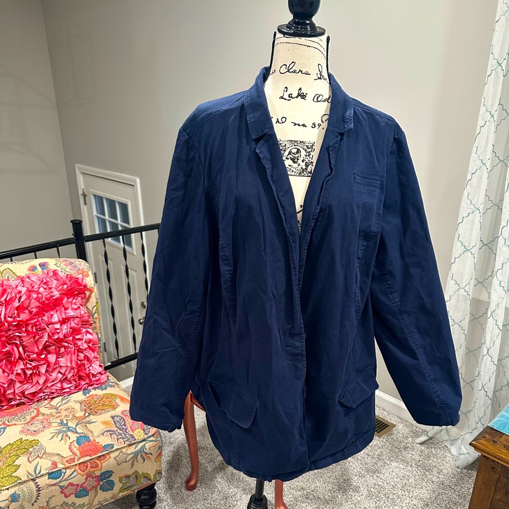 Modern Navy Blazer